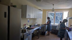 Шелтер у Любимівці: понад 100 переселенців знайшли тимчасовий дім