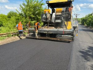 У Дніпропетровській області тривають ремонти доріг із ліквідації вибоїн
