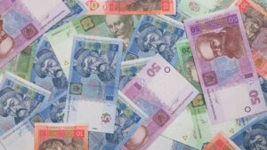 НБУ вилучає з обігу п’ять старих банкнот гривні