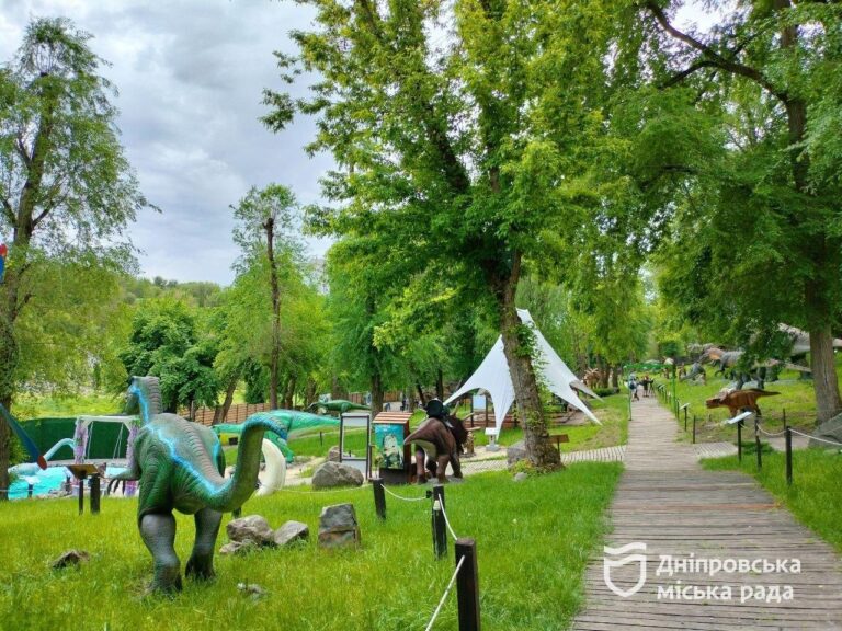У Дніпрі ветеранам безкоштовно організували відпочинок у Динопарку