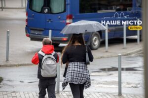 Холодний фронт принесе дощі і зниження температури у Дніпрі 13 травня