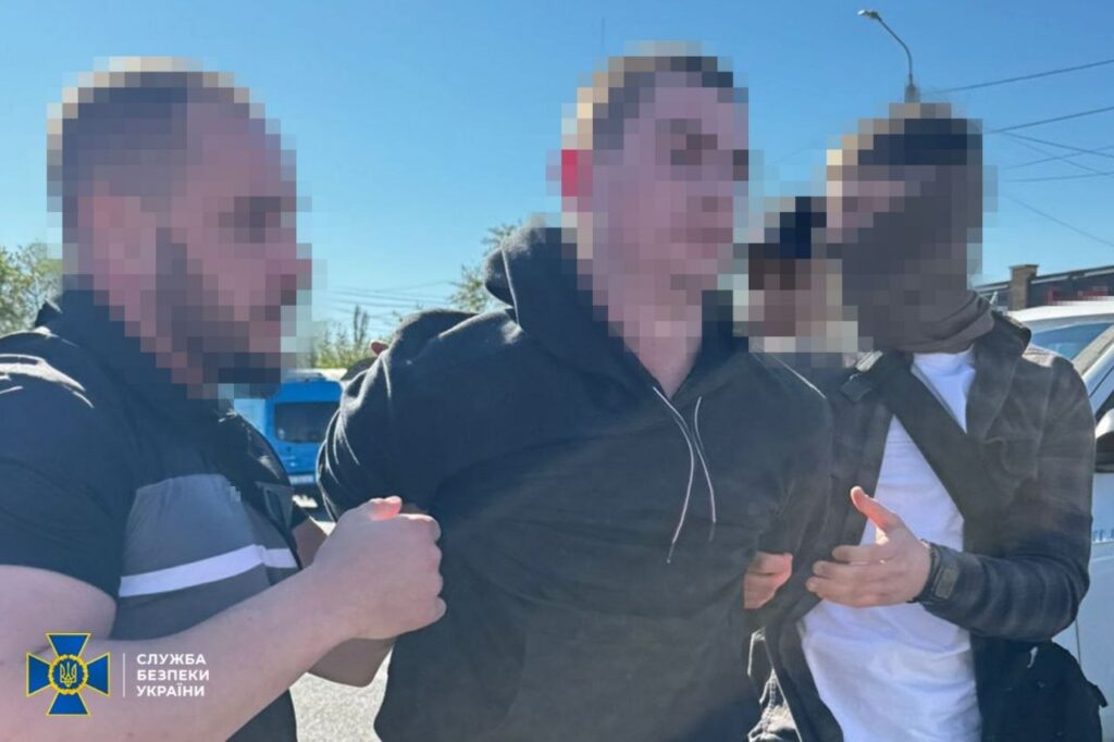 У Дніпрі затримали виконавців теракту на автомобіль військового ЗСУ