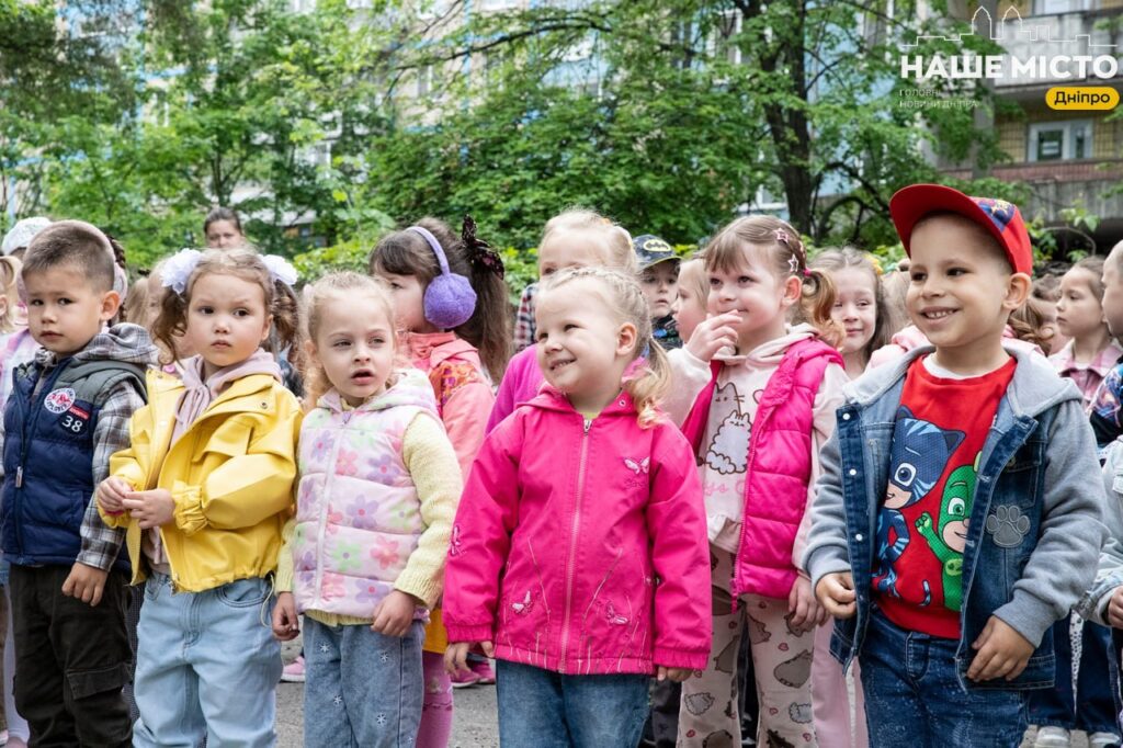 Поради дніпровського психолога: як заспокоїти дітей під час війни