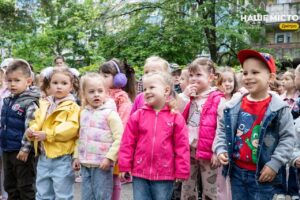 Поради дніпровського психолога: як заспокоїти дітей під час війни