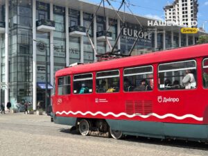 Тимчасові зміни у роботі громадського транспорту Дніпра 30 травня
