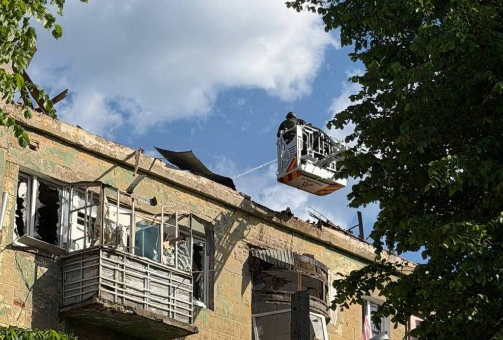 У Дніпрі ліквідовують наслідки нової атаки безпілотників