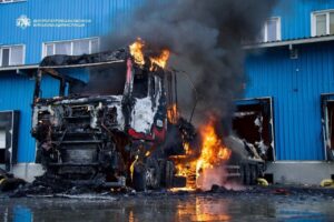 У Дніпрі ворожий удар зруйнував відділення «Нової пошти» №1