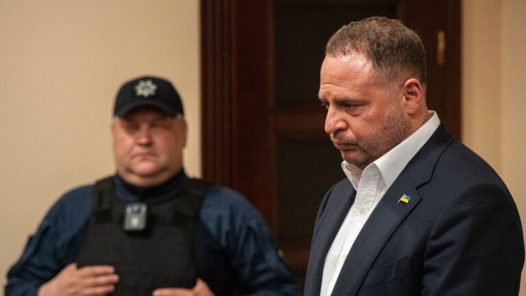 Єрмака можуть позбавити адвокатського свідоцтва через порушення