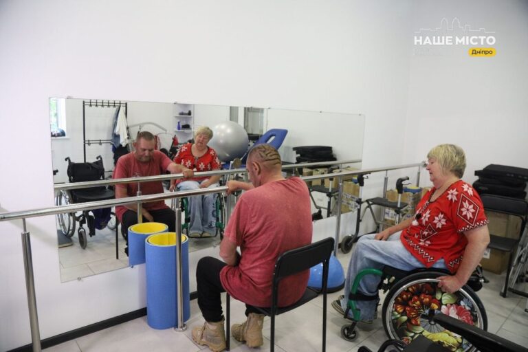 У Дніпрі допомагають евакуйованим ВПО повернути здоров’я та самостійність