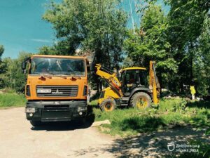 У Дніпрі продовжують прибирати стихійні сміттєзвалища