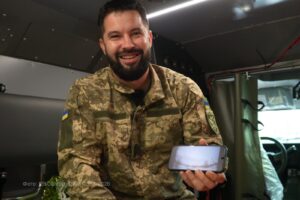 Водій медеваку 128 бригади виживає під атаками ворога
