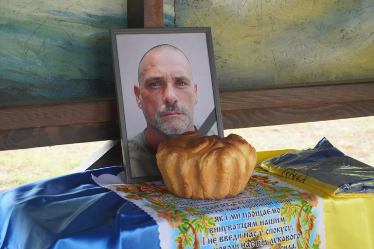 У Нікополі попрощалися із загиблим сержантом Андрієм Салімовим