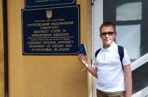 Учень із Дніпра отримав міжнародний сертифікат English B2