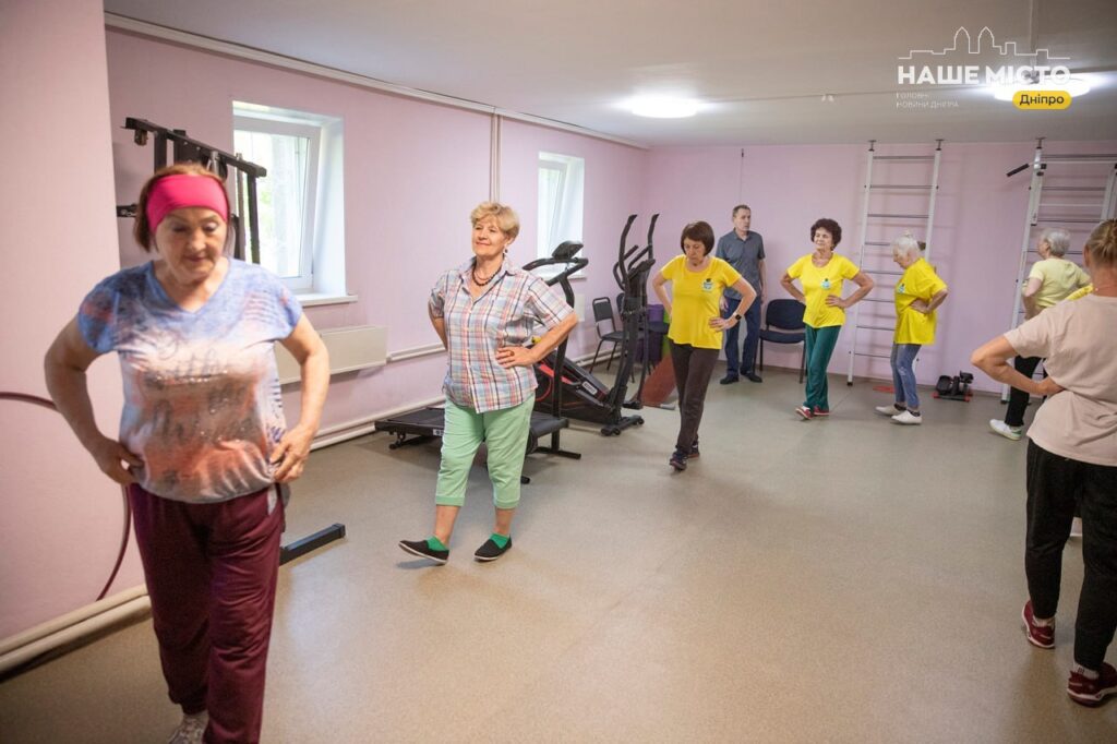 Оздоровча гімнастика та тренажери для літніх у терцентрі Дніпра