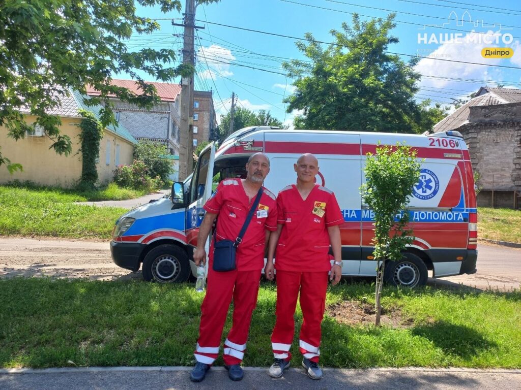 У Дніпрі водії «швидкої» стали екстреними медтехніками