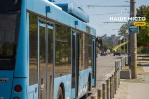 У Дніпрі змінили рух громадського транспорту через ремонт колії
