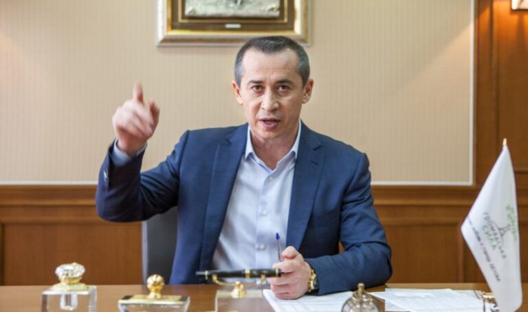 Пов’язаний із Красновим (Габібуллаєвим) депутат, засуджений за злочини проти дітей, помічений на волі: люди вимагають від правоохоронців негайних пояснень