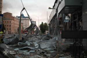 Росія завдала множинних ударів по Києву: є загиблі та постраждалі