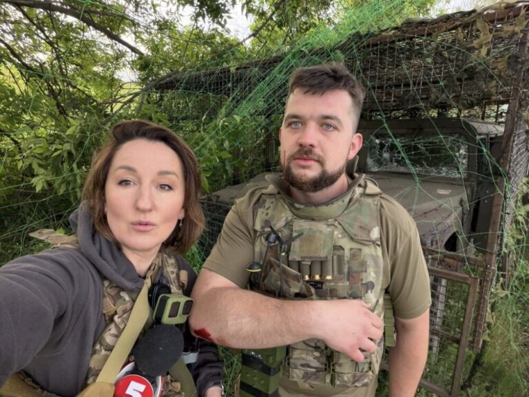 Удар FPV-дрона по авто з журналісткою на Дніпропетровщині: контузії у поранених