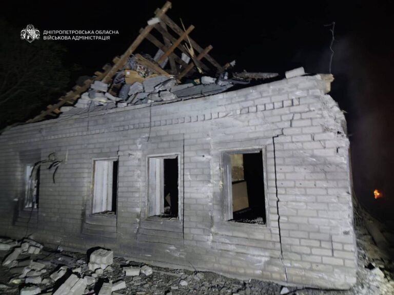 Атаковано три райони Дніпропетровщини дронами і авіабомбами