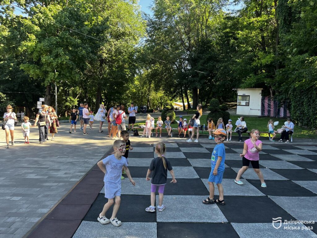 Родинне свято у Зеленому Гаю: майстер-класи та битва водою