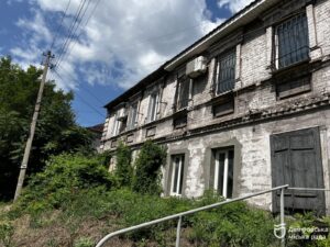 У Дніпрі відновили будинок після ракетного удару