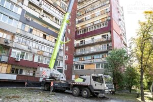 У Дніпрі відновлюють пошкоджене житло підопічних терцентру