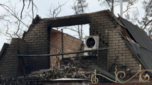 У Дніпрі рятують 10-річну дівчинку після вибуху у Піщанці