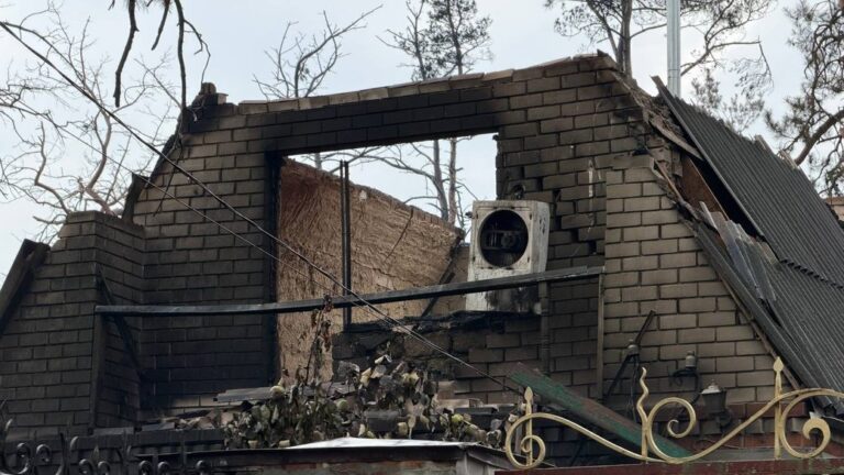 У Дніпрі рятують 10-річну дівчинку після вибуху у Піщанці