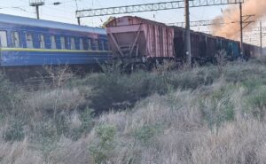 Росія вдарила «Шахедом» по пасажирському поїзду на Одещині