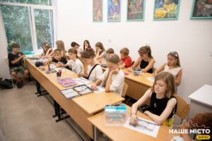 Мистецький майстер-клас у Дніпрі до Дня Незалежності України