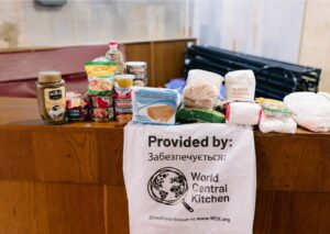 Укрпошта доставляє продуктові набори постраждалим у Дніпропетровській області