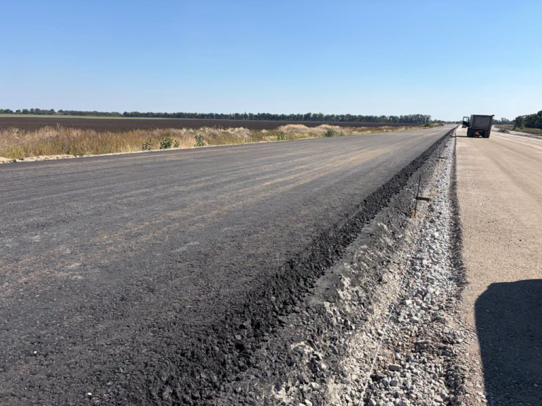 На Дніпропетровщині триває будівництво дороги Н-31 протяжністю майже 30 км