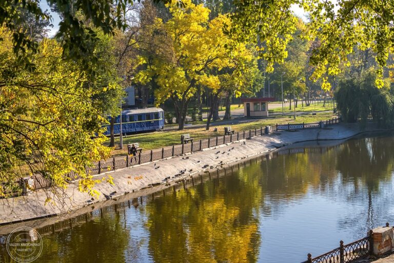 Погода на вихідні у Дніпрі: дощі та помірне тепло
