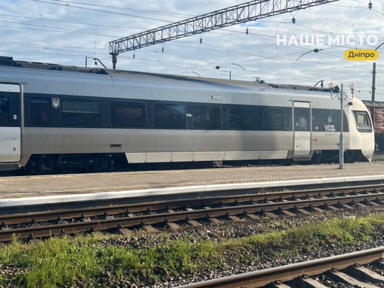 Укрзалізниця вводить нові тарифи на приміські поїзди в Дніпропетровській області