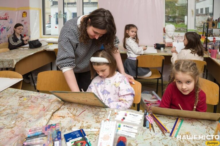 Як навчатимуться школярі під час повітряних тривог: рекомендації МОН