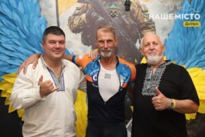 Канадський ветеран Кепка проїхав на велосипеді Україною і підтримав дніпровських ветеранів