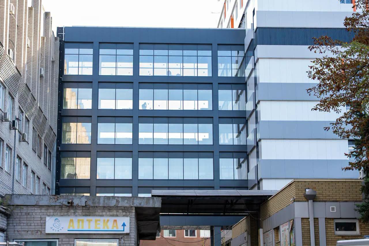 У Дніпрі майже завершили будівництво нового хірургічного корпусу