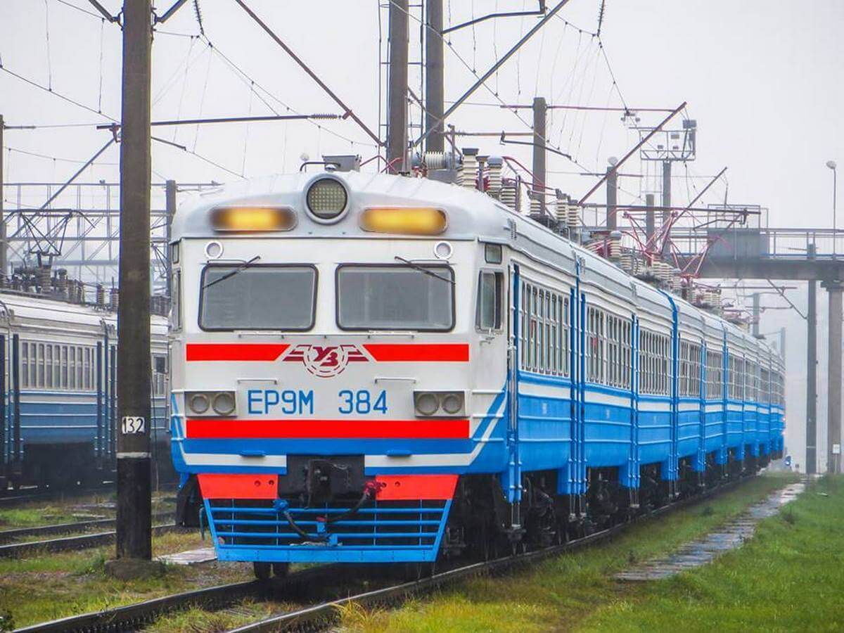 У Дніпрі оновлюють розклад приміських електричок: нові рейси та скасування