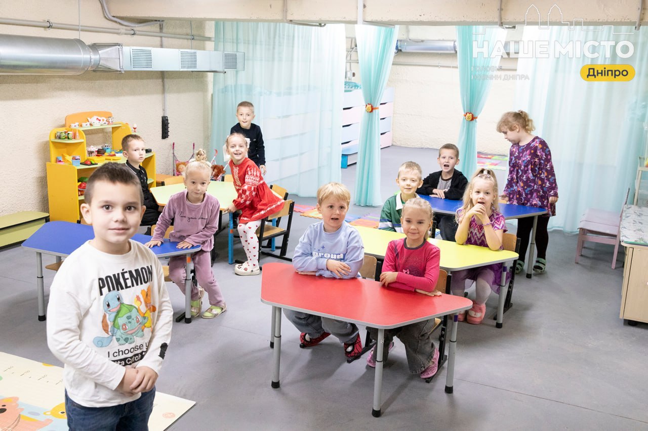 У Дніпрі облаштовують безпечні укриття в школах і дитсадках
