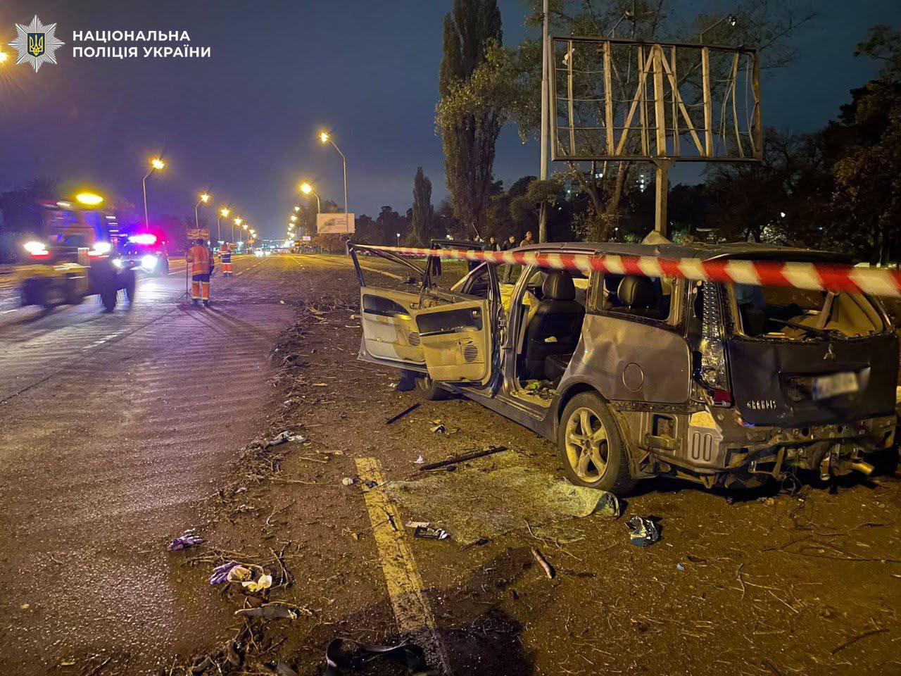 Вночі в Києві загинула жінка, 14 поранених через атаку